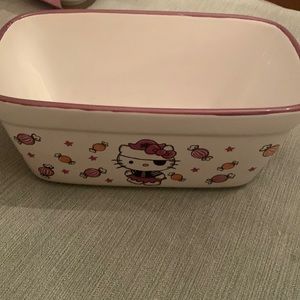Hello Kitty Halloween bakeware